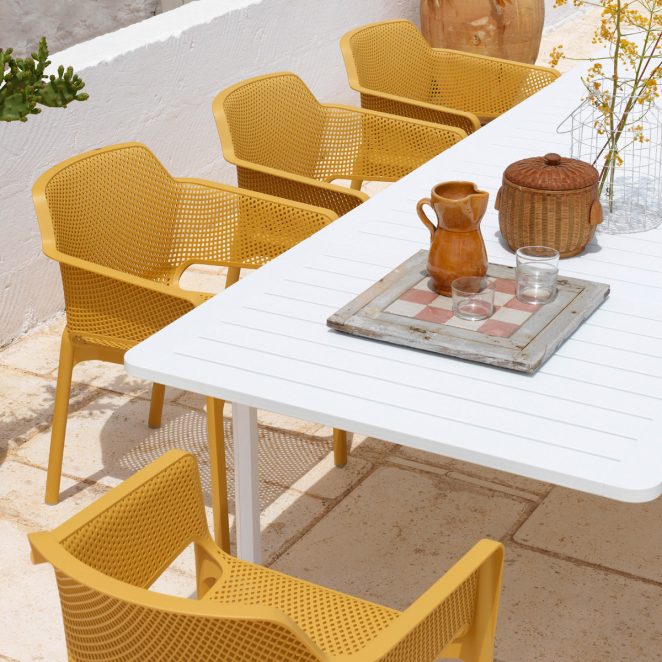 sillones de plastico para exterior color amarillo