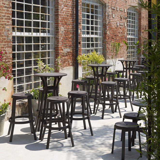 taburete para terraza de restaurante moderno